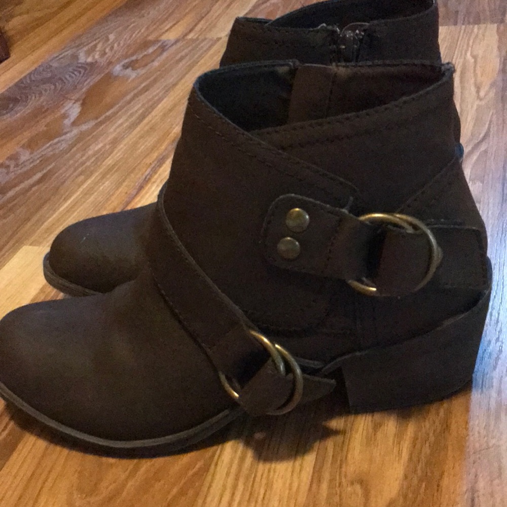 Brand new never worn boots